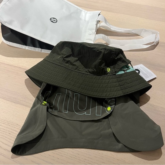 Lululemon Convertible Hiking Bucket Hat Brand New - Picture 2 of 5